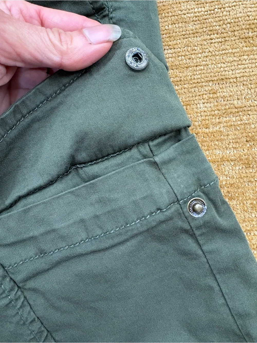 Sanctuary ladies 26 waist, Olive Green cotton blend Cargo Joggers